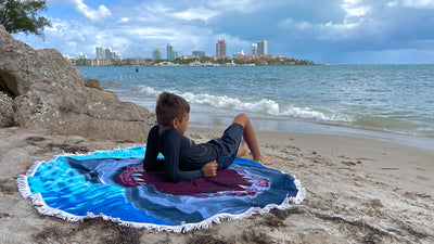 Microfiber Round Large Plush Beach Towel Blanket, 60" D with Fringe (Great White Shark